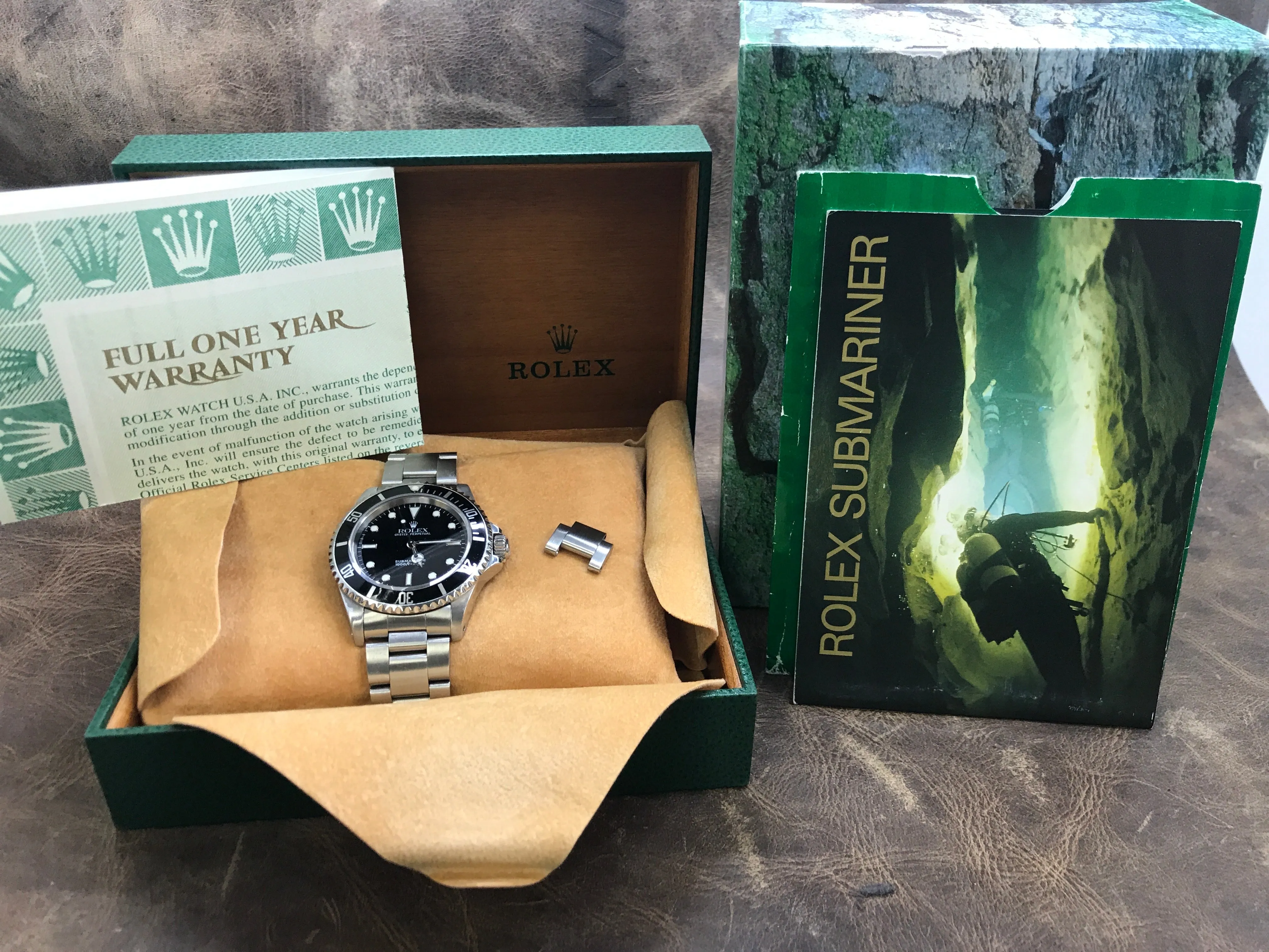 Rolex No Date Submariner 14060 Black Dial Automatic Men's Watch