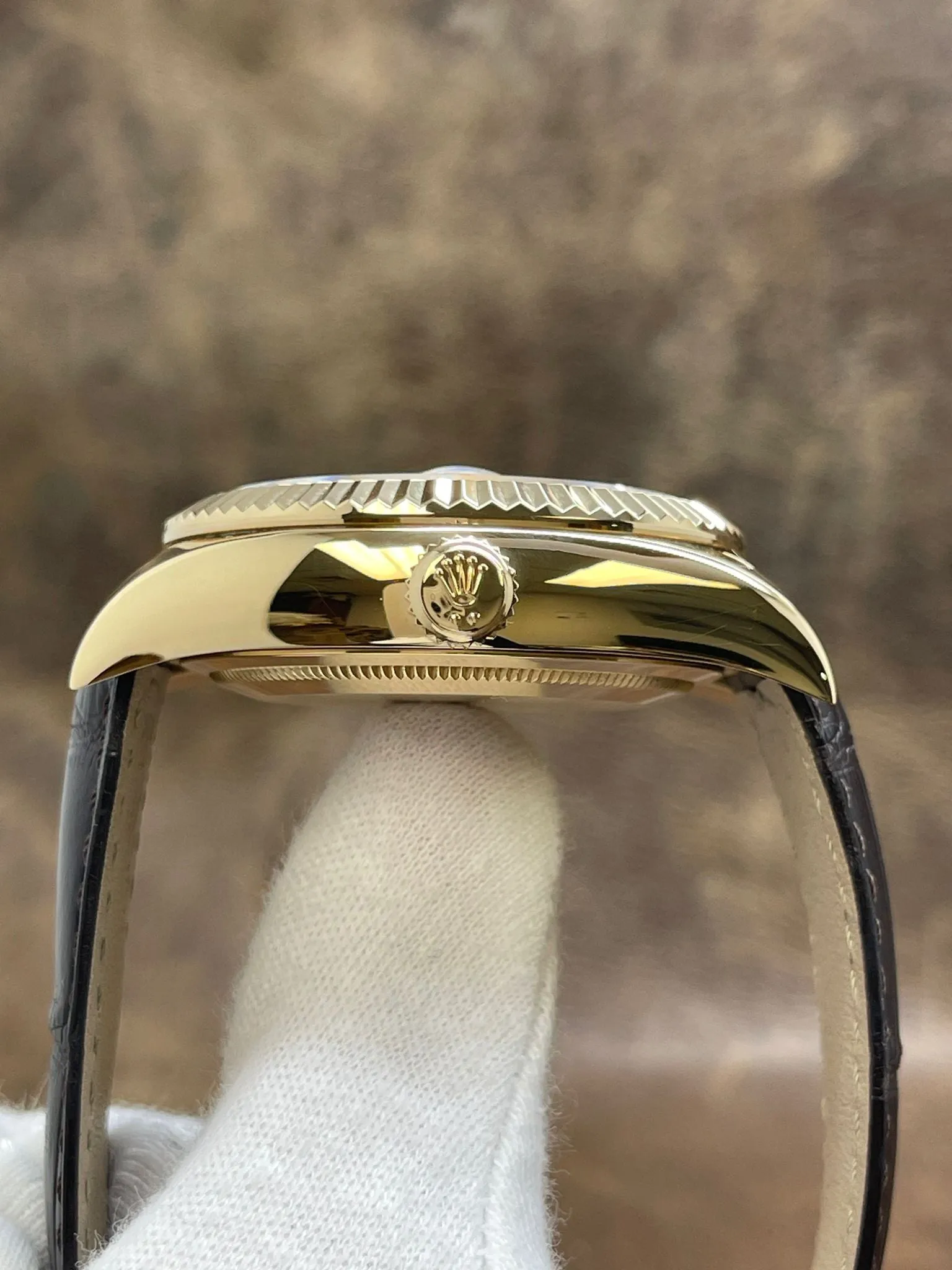 Rolex Sky Dweller 18K Yellow Gold B&P 326138 Silver Dial Automatic Men's Watch