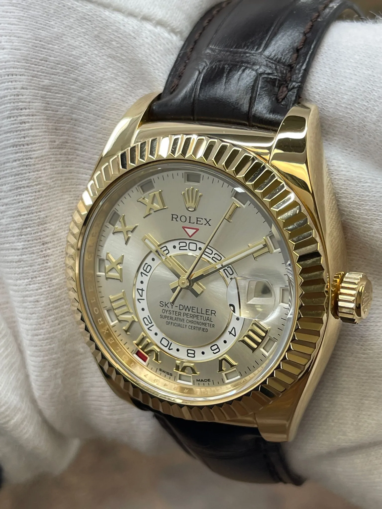 Rolex Sky Dweller 18K Yellow Gold B&P 326138 Silver Dial Automatic Men's Watch